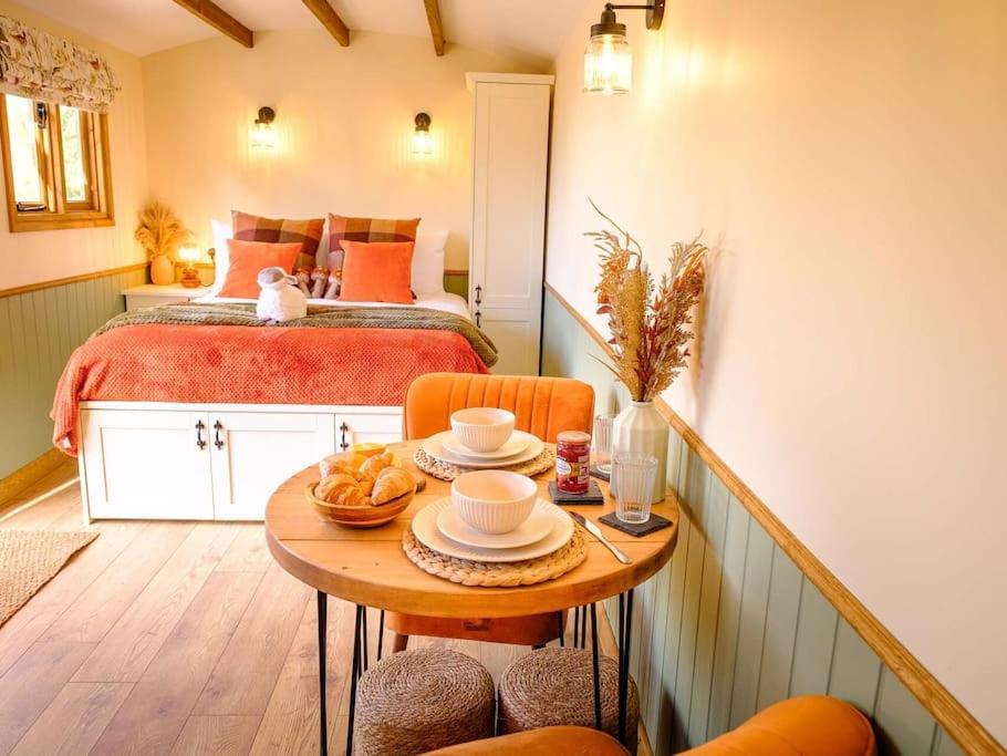 Lintmill Lodges - Heather Shepherds Hut Sorn Εξωτερικό φωτογραφία